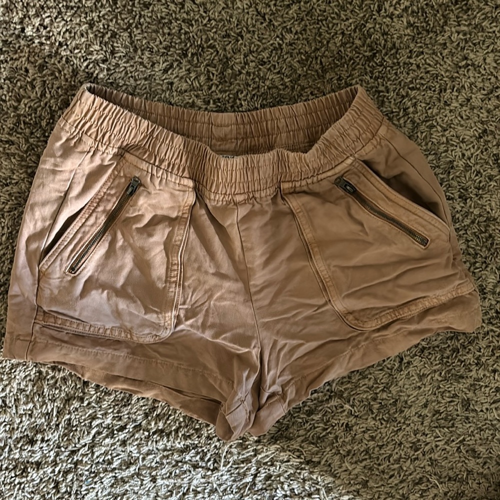 Aerie khaki shorts